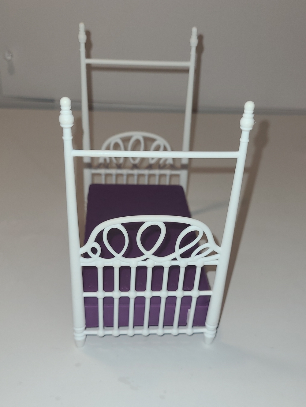 Hasbro White Plastic Canopy Doll Bed with Purple Mattress